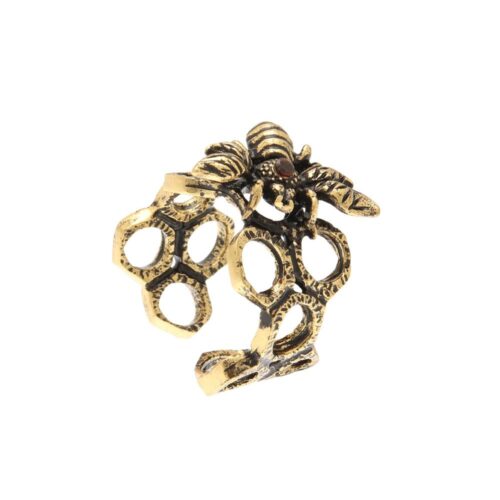 Anello artigianale con ape e granato