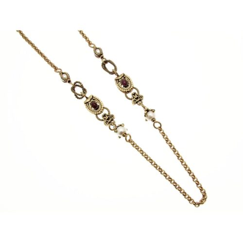 Collana artigianale in stile tradizionale con perle e rubini
