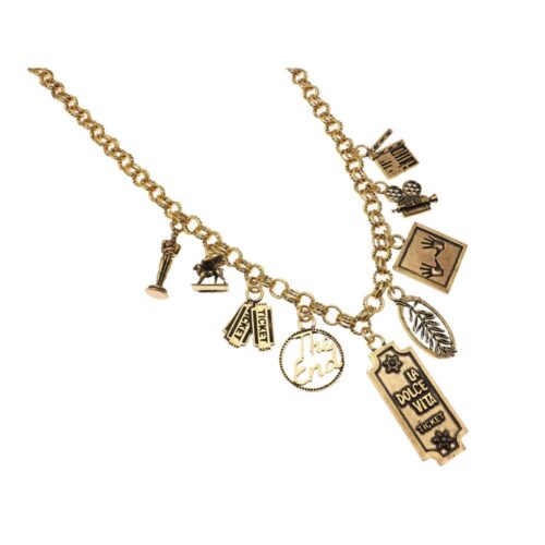 Collana fatta a mano con pendenti di diverse forme